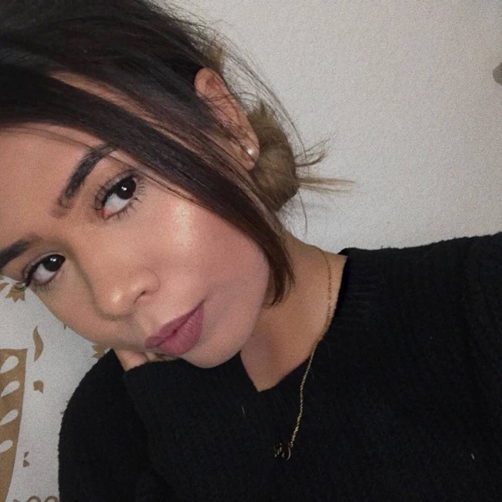 Meet your Posher, Crystal